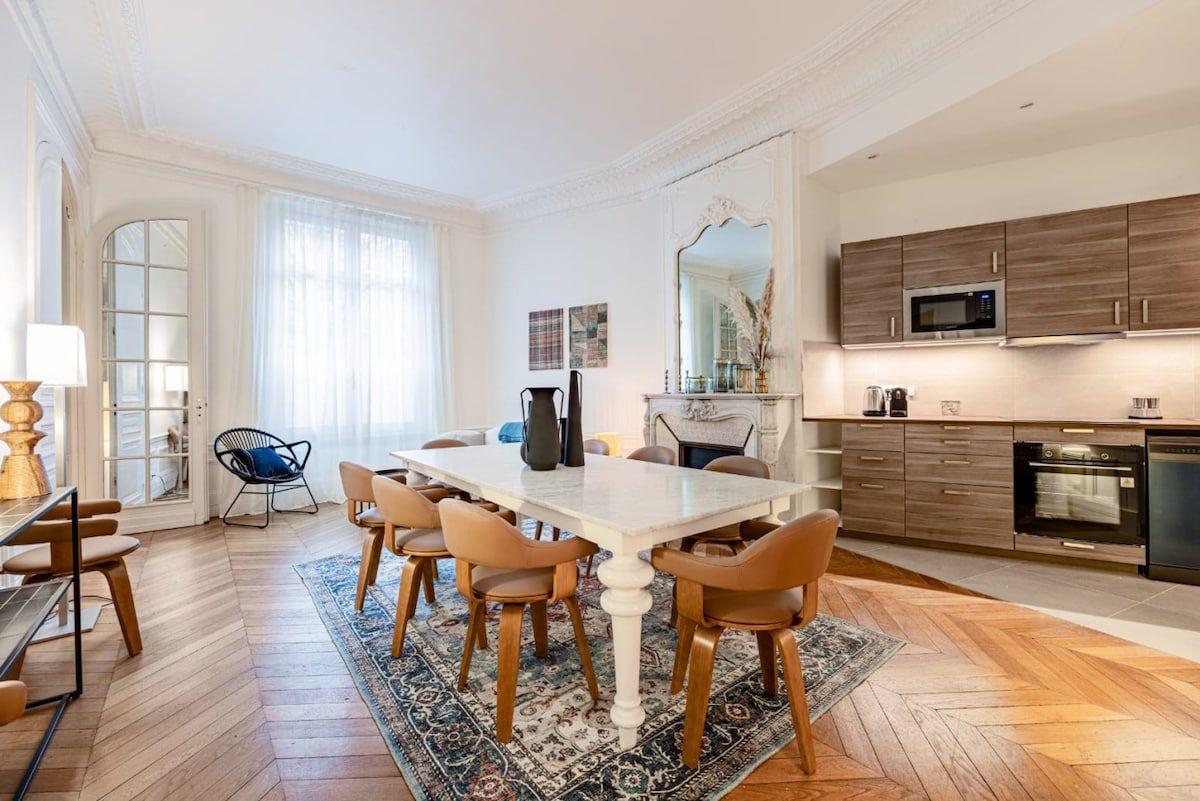  Elegant 4BR Haussmannian Apartment Near Avenue Hoche  -  Elegant 4BR Haussmannian Apartment near Avenue Hoche  - Gallery -  17