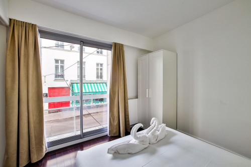 Spacious 1BR Apartment for 4 with AC in the 11th Arrondissement