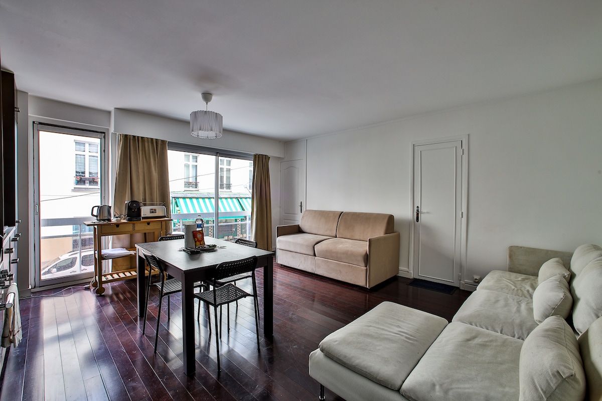  Spacious 1BR Apartment For 4 With AC In The 11th Arrondissement  -  Spacious 1BR Apartment for 4 with AC in the 11th Arrondissement  - Gallery -  11