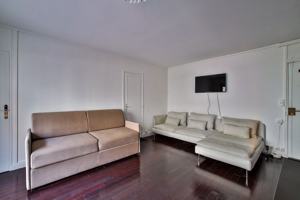  Spacious 1BR Apartment For 4 With AC In The 11th Arrondissement  -  Spacious 1BR Apartment for 4 with AC in the 11th Arrondissement  - Gallery -  13