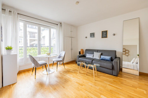 Sunny Studio with Private Patio near Palais des Congrès  - Gallery -  5