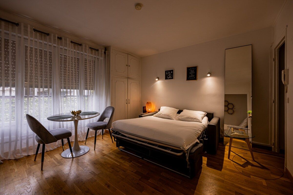  Sunny Studio With Private Patio Near Palais Des Congrès  -  Sunny Studio with Private Patio near Palais des Congrès  - Gallery -  3