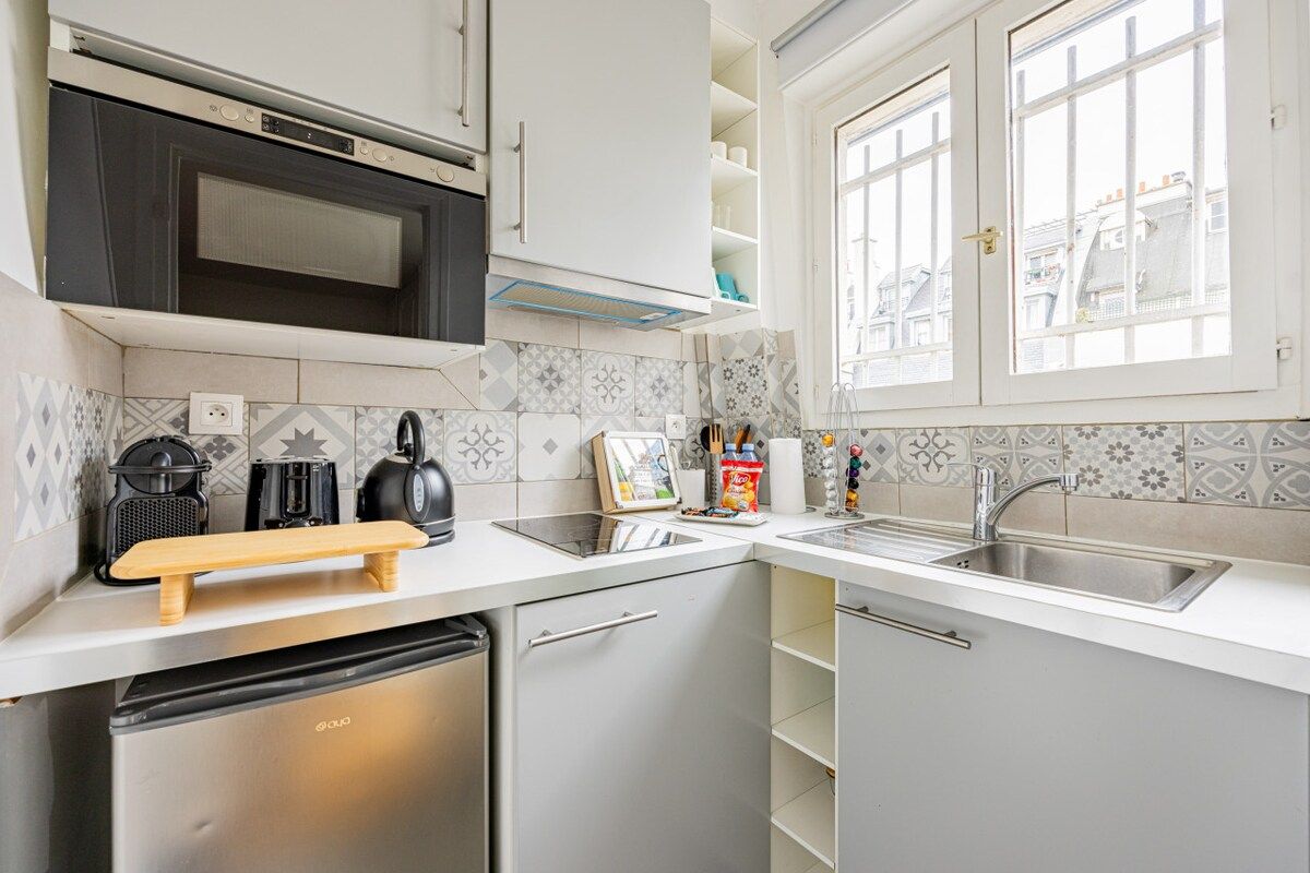  Sunny Studio With Private Patio Near Palais Des Congrès  -  Sunny Studio with Private Patio near Palais des Congrès  - Gallery -  4