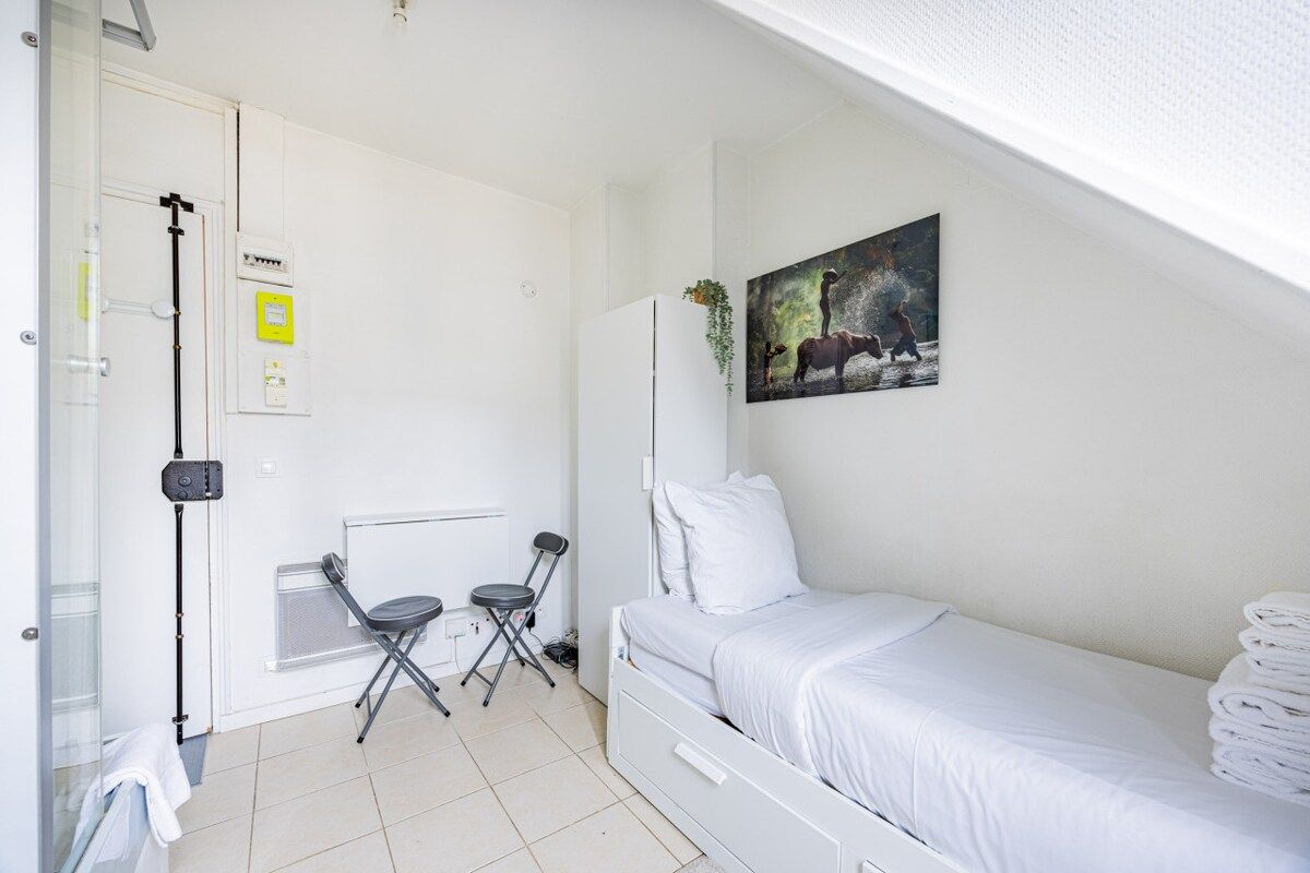  Charming Studio With Elevator In The Heart Of The 10th Arrondissement  -  Charming Studio with Elevator in the Heart of the 10th Arrondissement  - Gallery -  5
