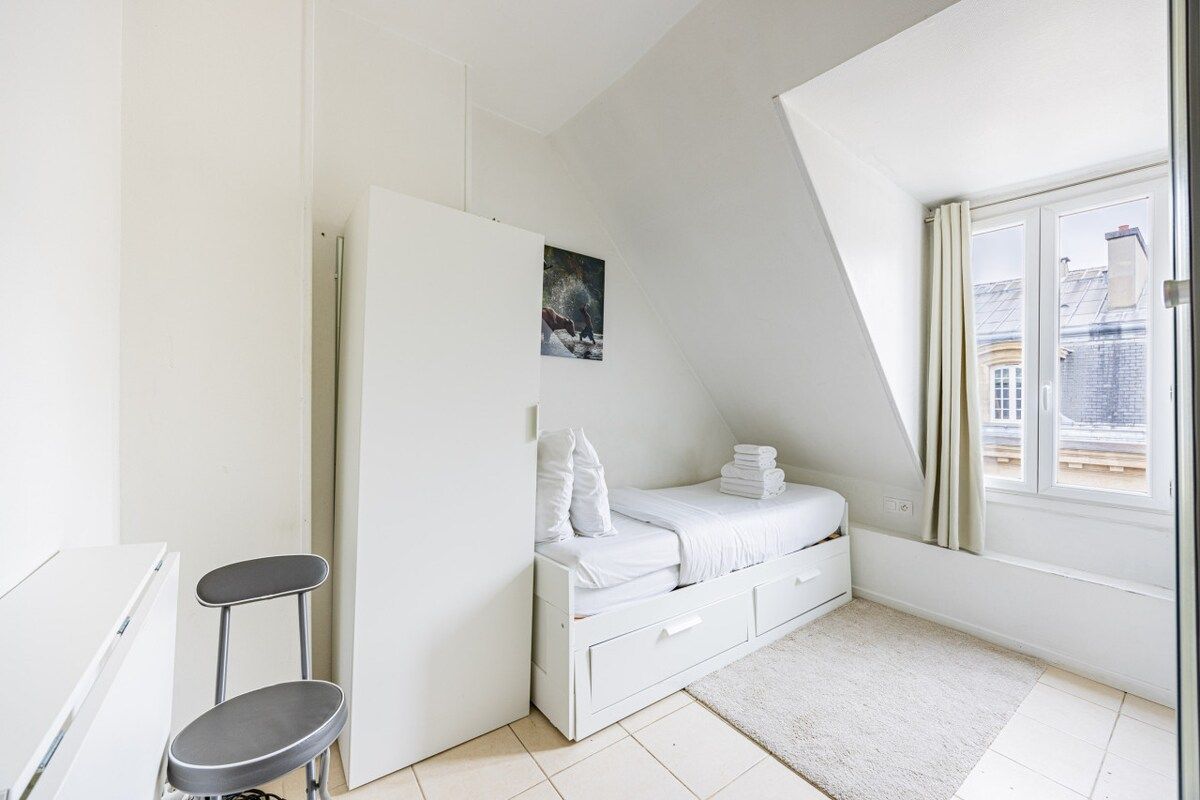  Charming Studio With Elevator In The Heart Of The 10th Arrondissement  -  Charming Studio with Elevator in the Heart of the 10th Arrondissement  - Gallery -  3