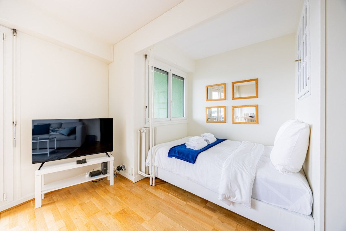  Sunny Studio With Balcony And Eiffel Tower Views  -  Sunny Studio with Balcony and Eiffel Tower Views  - Gallery -  5