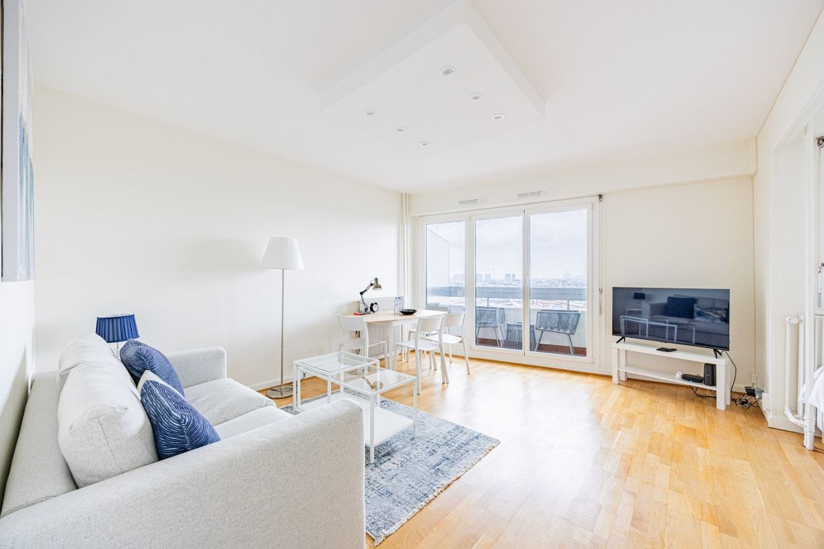  Sunny Studio With Balcony And Eiffel Tower Views  -  Sunny Studio with Balcony and Eiffel Tower Views  - Gallery -  6