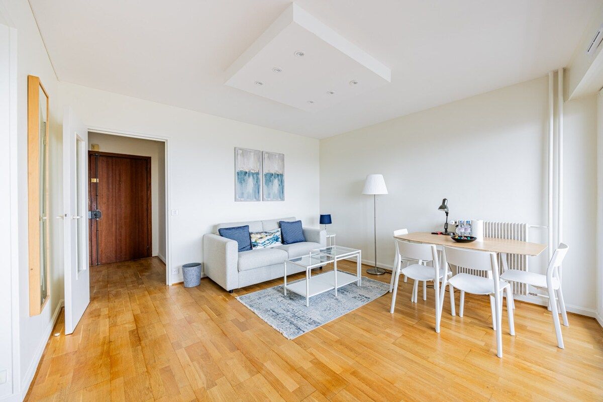  Sunny Studio With Balcony And Eiffel Tower Views  -  Sunny Studio with Balcony and Eiffel Tower Views  - Gallery -  7