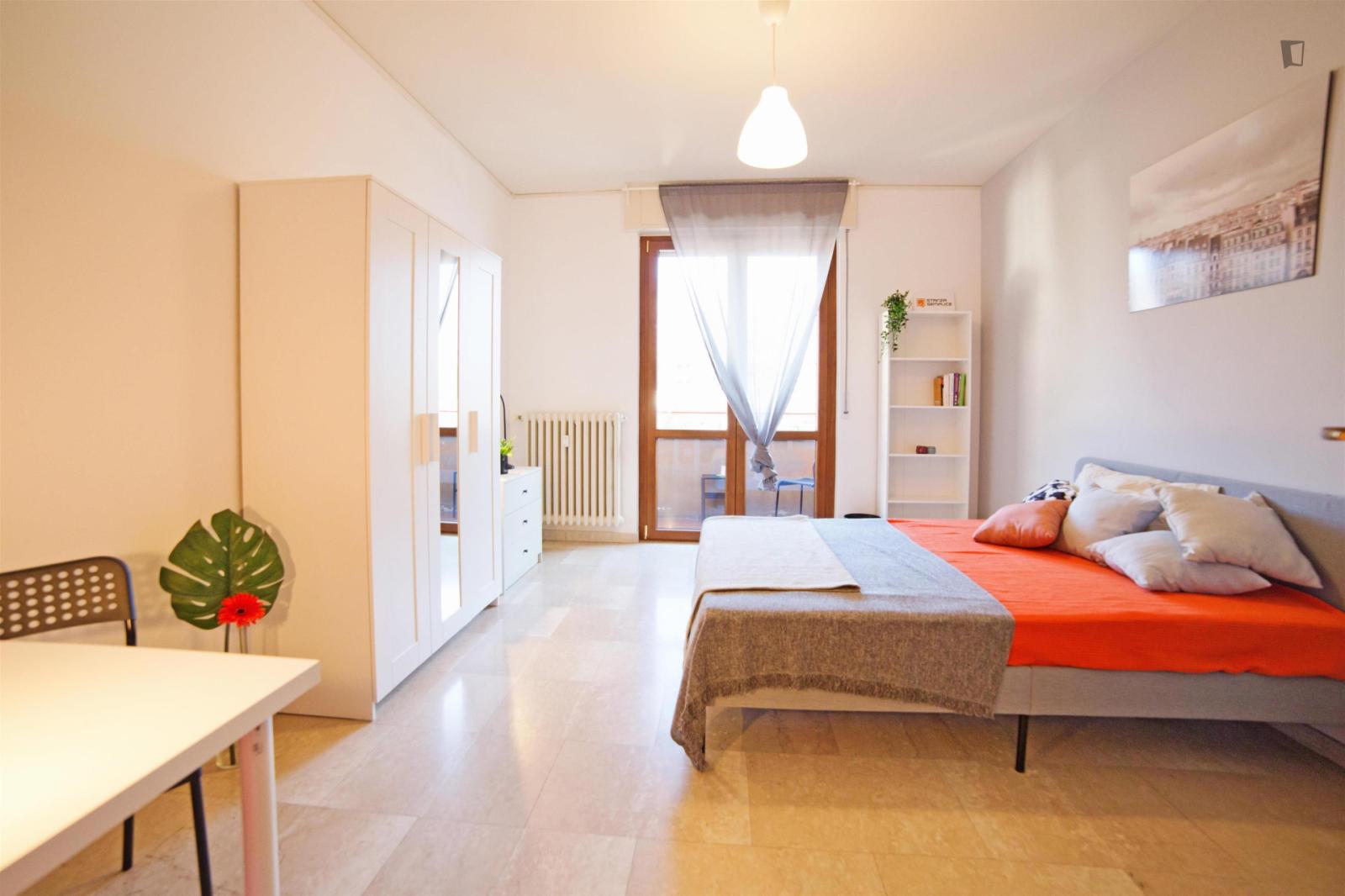  Welcoming Double Bedroom Close To The Politecnico  -  Welcoming double bedroom close to the Politecnico  - Gallery -  1