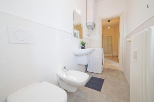 Cozy single bedroom near the Politecnico - Gallery - 13
