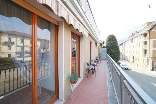 Welcoming double bedroom close to the Politecnico di Milano - Lecco Campus