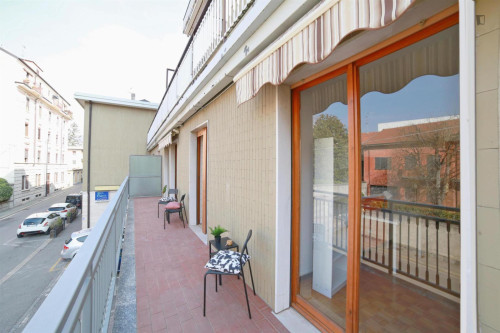 Welcoming double bedroom close to the Politecnico di Milano - Lecco Campus