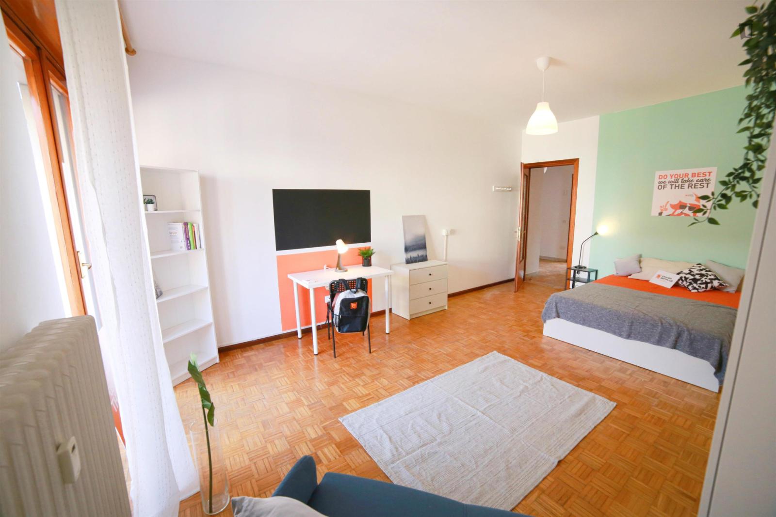  Welcoming Double Bedroom Close To The Politecnico Di Milano - Lecco Campus  -  Welcoming double bedroom close to the Politecnico di Milano - Lecco Campus  - Gallery -  1
