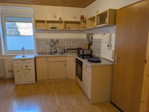 Fully equipped flat in a central location, including cleaning and a parking space