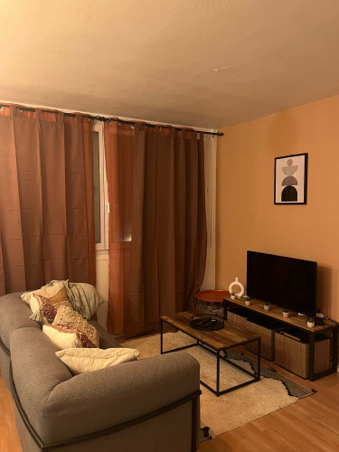 Chambre dans un appartement de 3 chambres