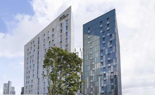 Unite Students Parkway Gate