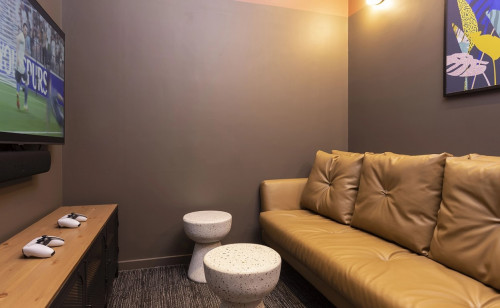 Unite Students Parkway Gate