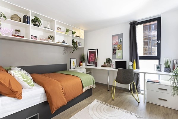  Premium Range 2 En-Suite  -  Unite Students Parkway Gate  - Gallery -  1