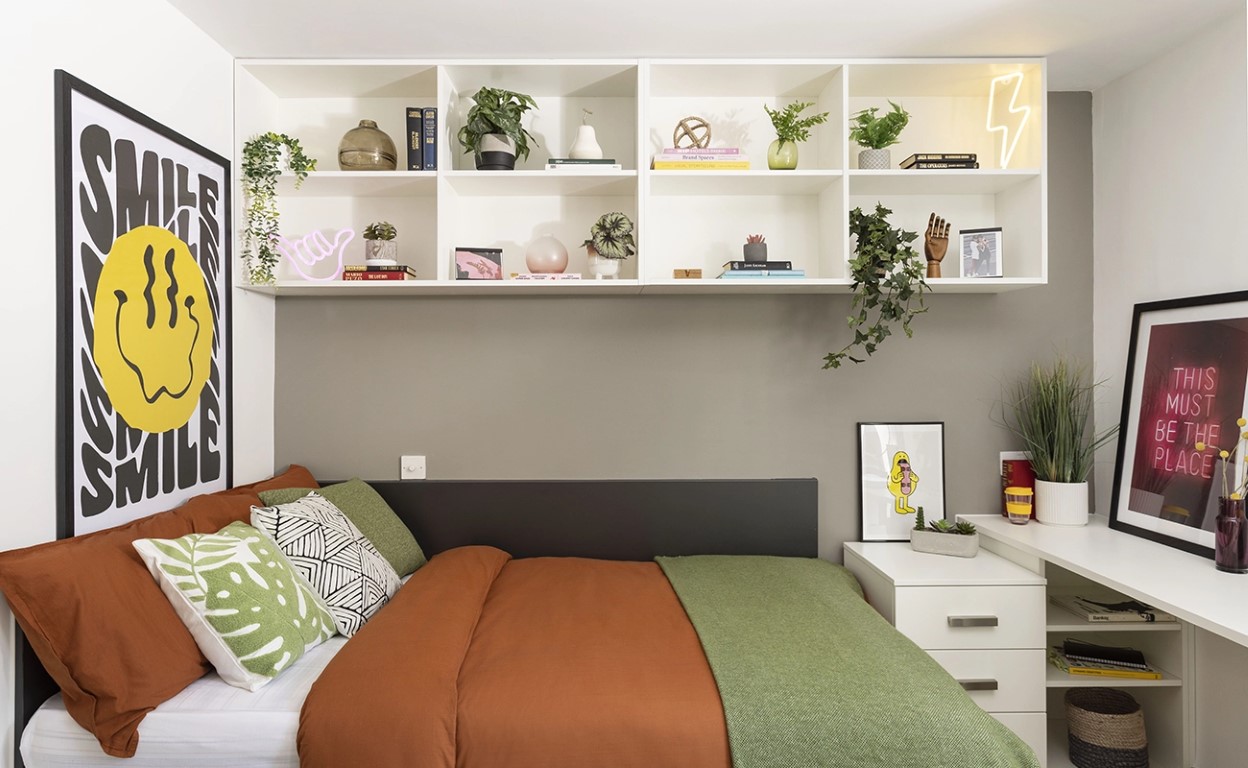  Premium Range 2 En-Suite  -  Unite Students Parkway Gate  - Gallery -  2