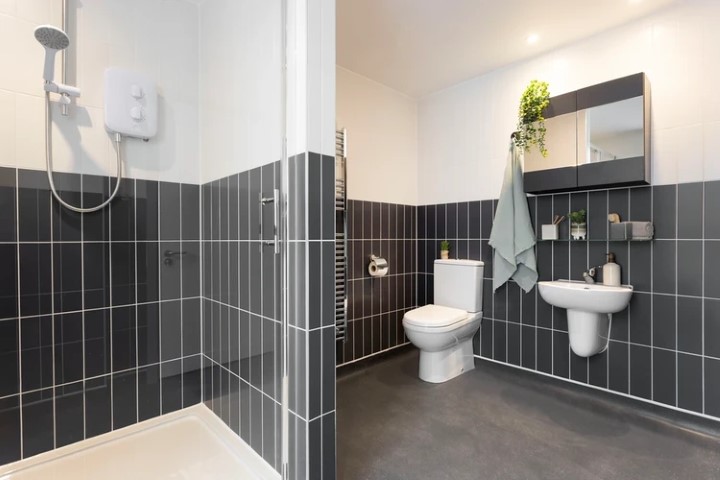  Double Partly Accessible En-Suite  -  Unite Students Parkway Gate  - Gallery -  2