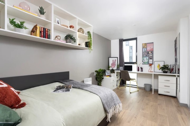  Double Partly Accessible En-Suite  -  Unite Students Parkway Gate  - Gallery -  1