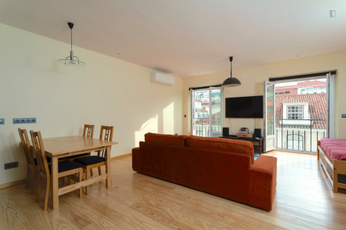Home in Lisbon - Central Apt with balcony - Gallery - 3