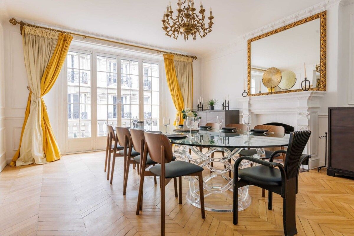  Chic 4BR Haussmannian Apartment With AC In 17th Arrondissement  -  Chic 4BR Haussmannian Apartment with AC in 17th Arrondissement  - Gallery -  15