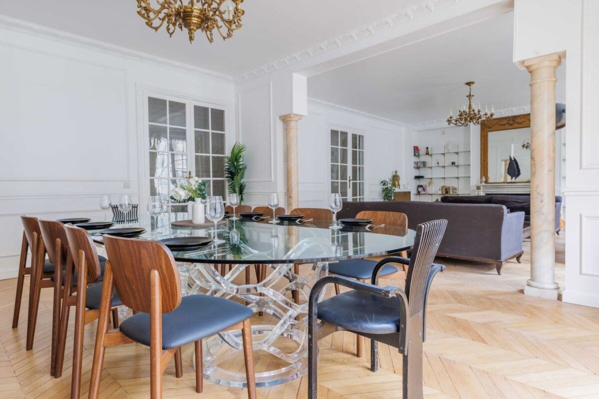  Chic 4BR Haussmannian Apartment With AC In 17th Arrondissement  -  Chic 4BR Haussmannian Apartment with AC in 17th Arrondissement  - Gallery -  2