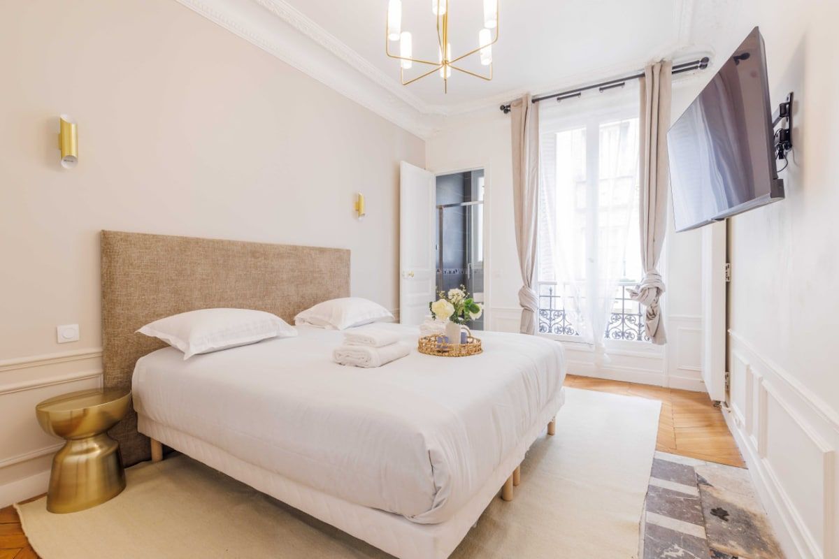  Chic 4BR Haussmannian Apartment With AC In 17th Arrondissement  -  Chic 4BR Haussmannian Apartment with AC in 17th Arrondissement  - Gallery -  4