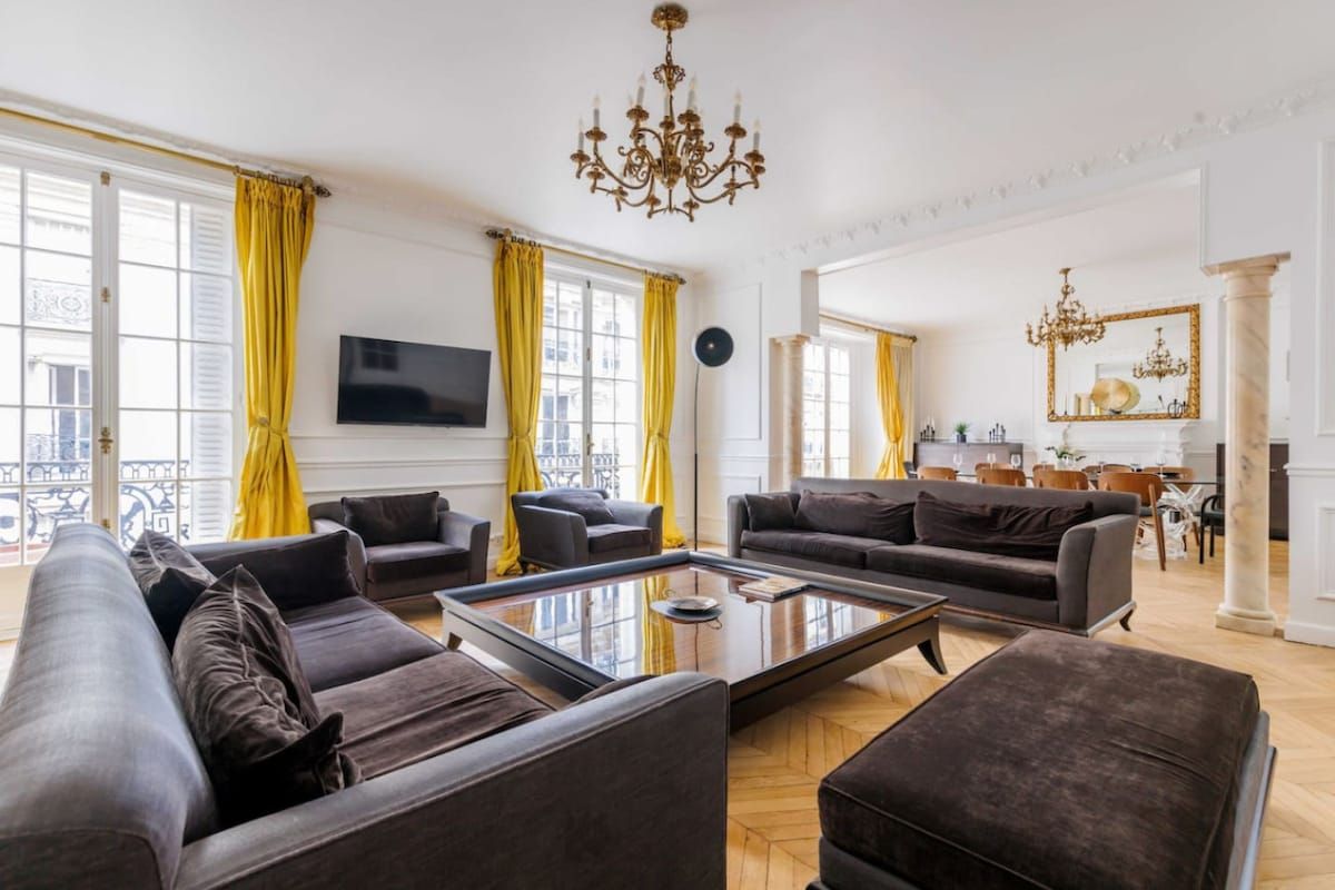  Chic 4BR Haussmannian Apartment With AC In 17th Arrondissement  -  Chic 4BR Haussmannian Apartment with AC in 17th Arrondissement  - Gallery -  5