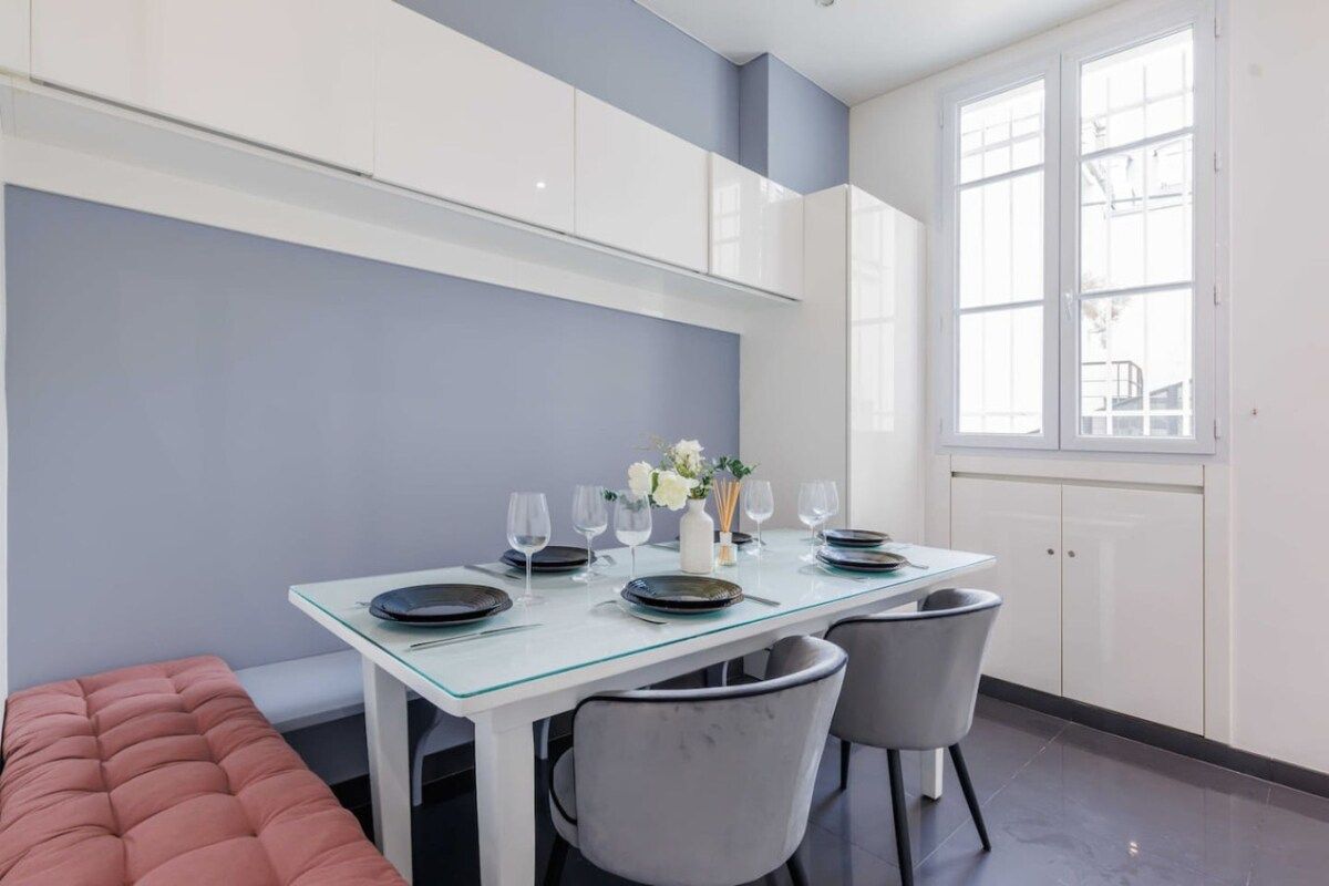  Chic 4BR Haussmannian Apartment With AC In 17th Arrondissement  -  Chic 4BR Haussmannian Apartment with AC in 17th Arrondissement  - Gallery -  39