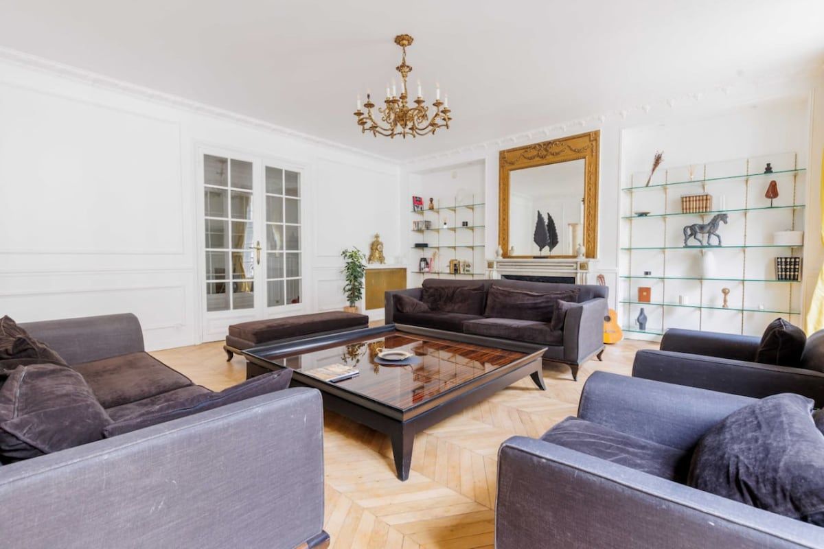  Chic 4BR Haussmannian Apartment With AC In 17th Arrondissement  -  Chic 4BR Haussmannian Apartment with AC in 17th Arrondissement  - Gallery -  34