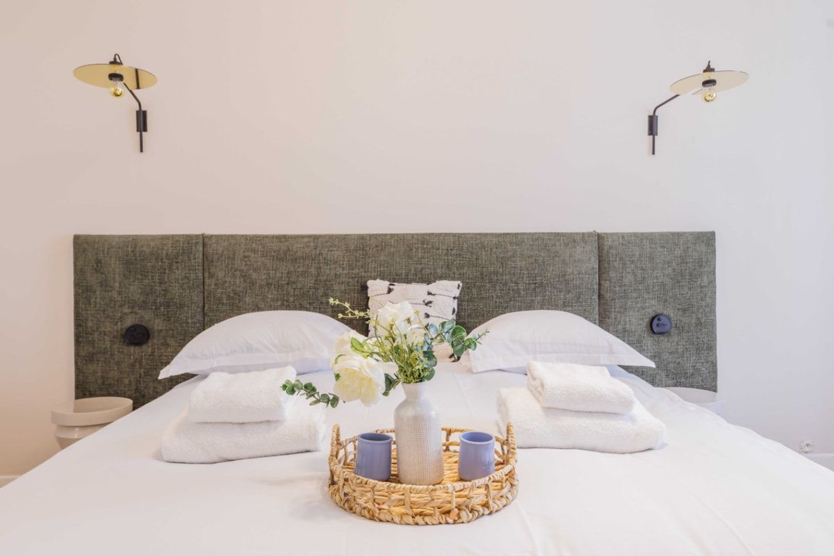  Chic 4BR Haussmannian Apartment With AC In 17th Arrondissement  -  Chic 4BR Haussmannian Apartment with AC in 17th Arrondissement  - Gallery -  3