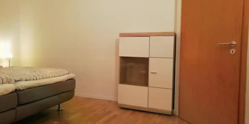 Pure nature and directly at Stadthalle U-Bahn station! Fully furnished bright 2-room apartment, with balcony, quiet