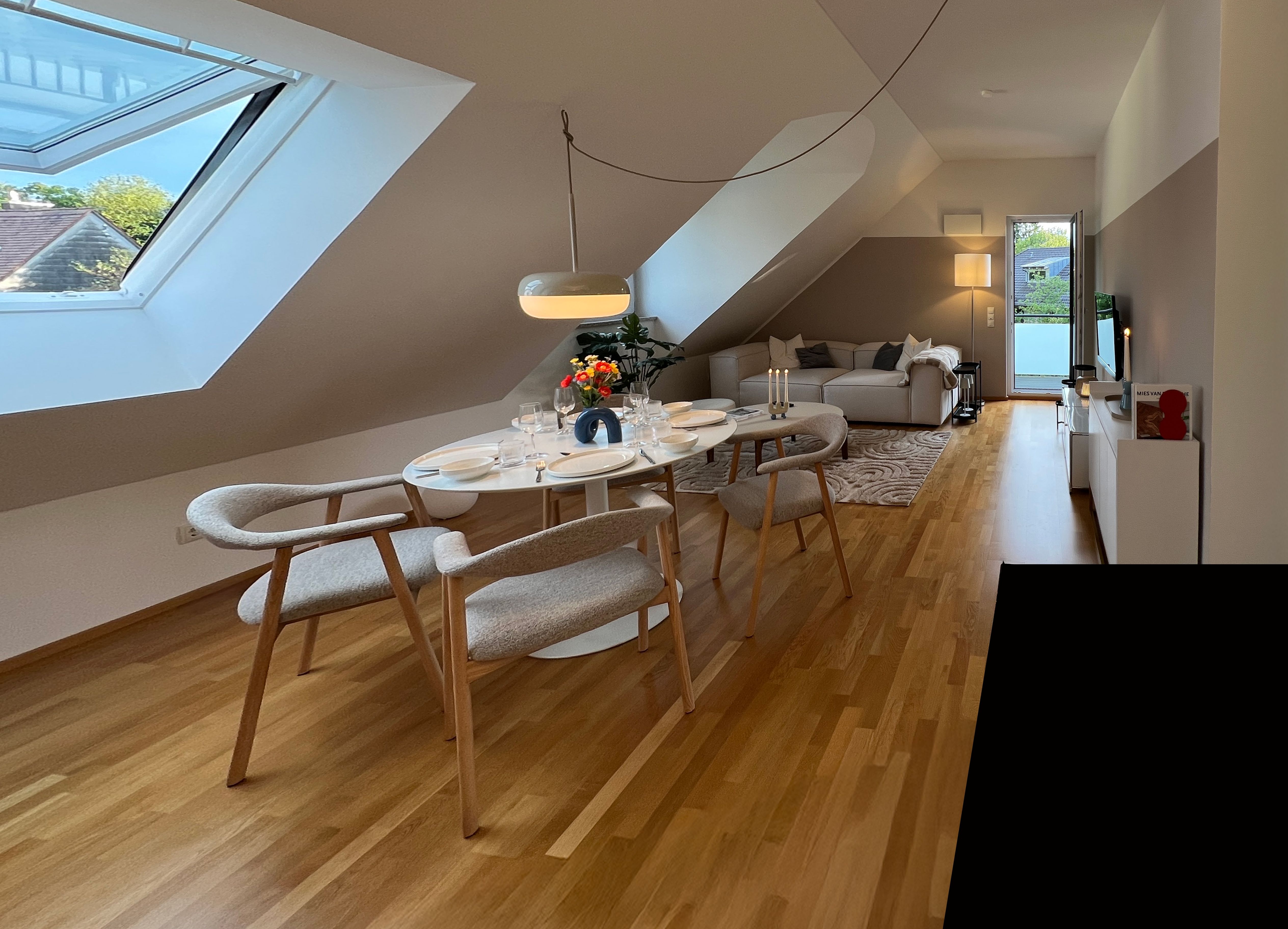 A Fully Furnished, Exclusive Penthouse Combining Serene Living With Excellent Accessibility. - 4