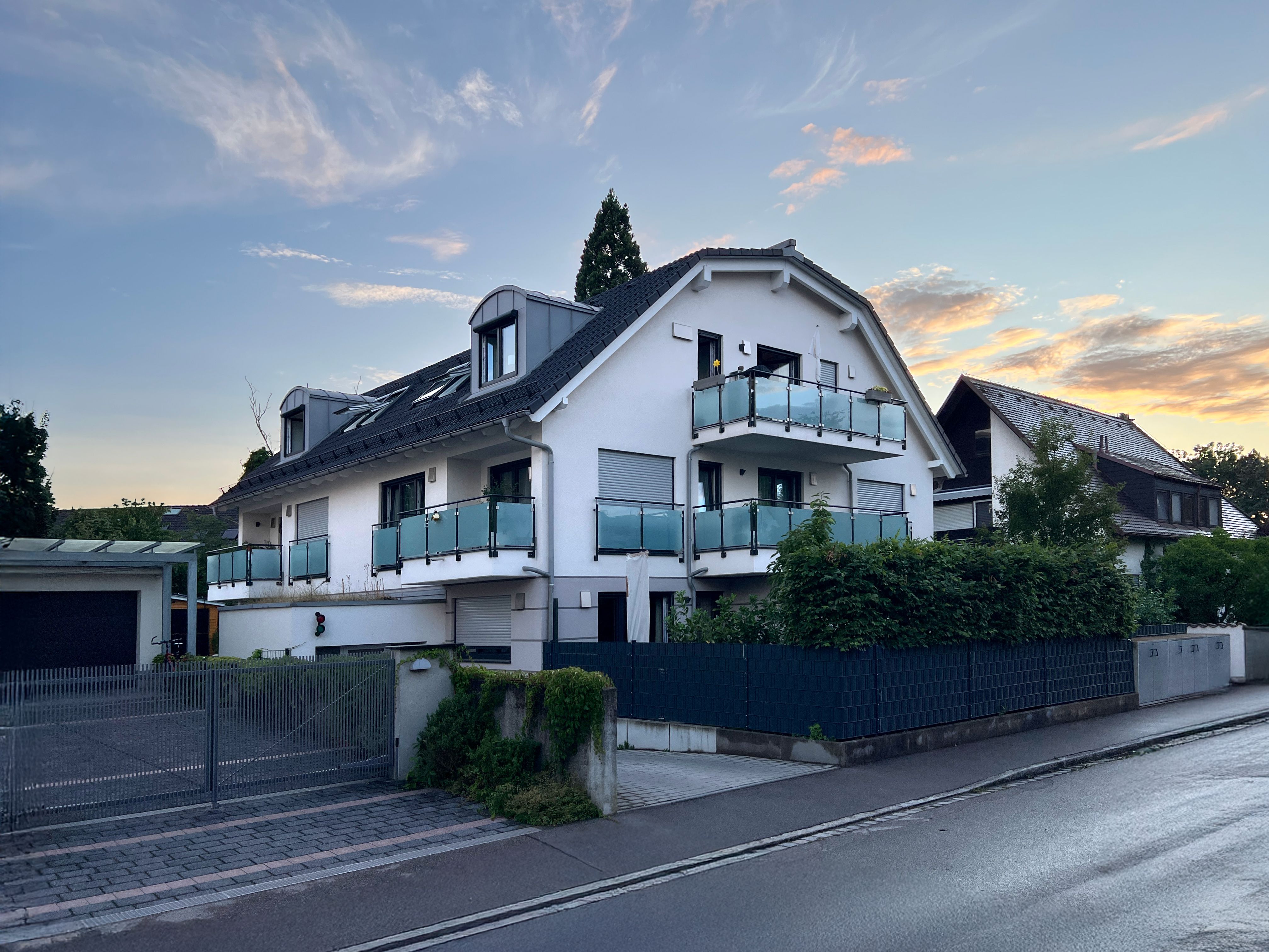 A Fully Furnished, Exclusive Penthouse Combining Serene Living With Excellent Accessibility. - 21