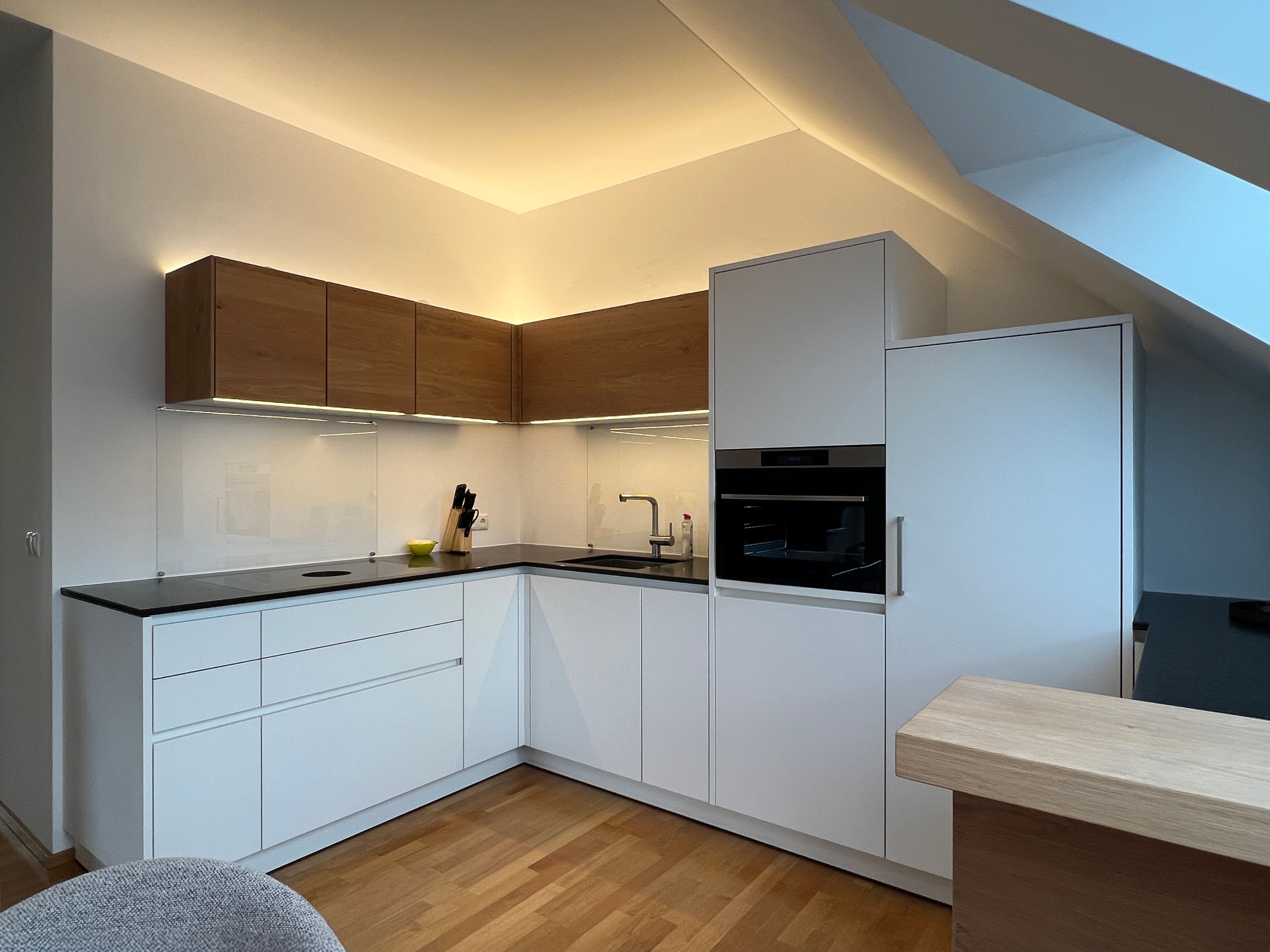 A Fully Furnished, Exclusive Penthouse Combining Serene Living With Excellent Accessibility. - 7