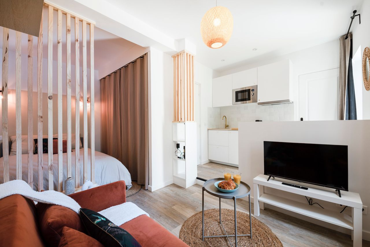 Charming studio with balcony fully equiped