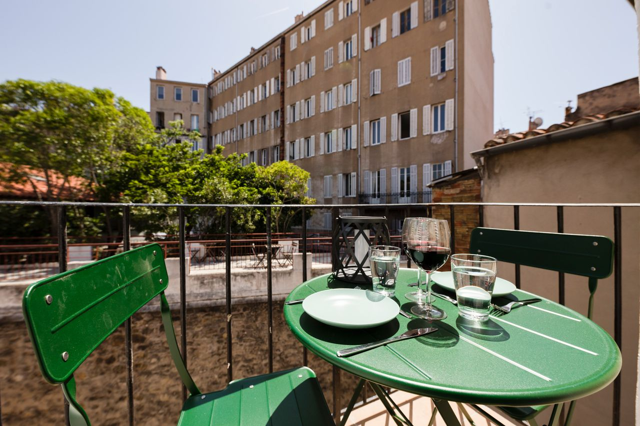Charming studio with balcony fully equiped