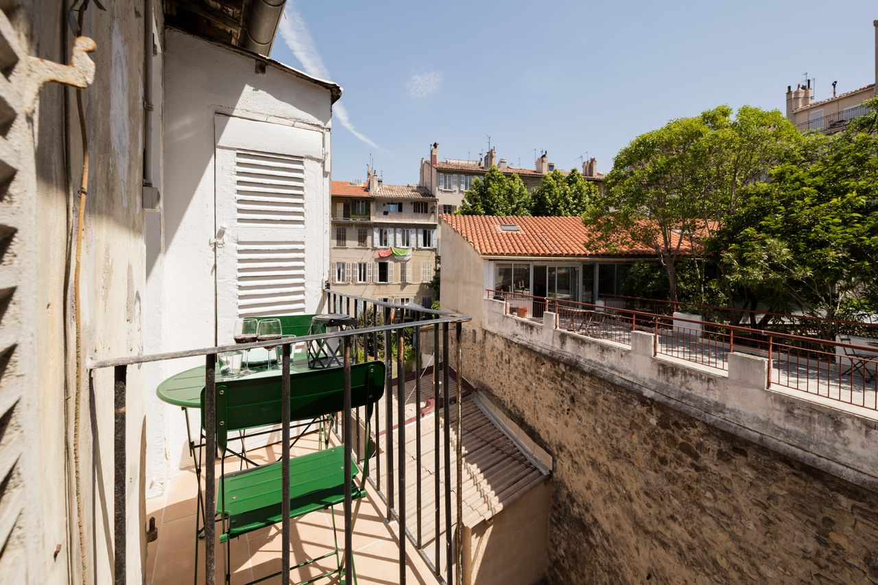 Charming studio with balcony fully equiped