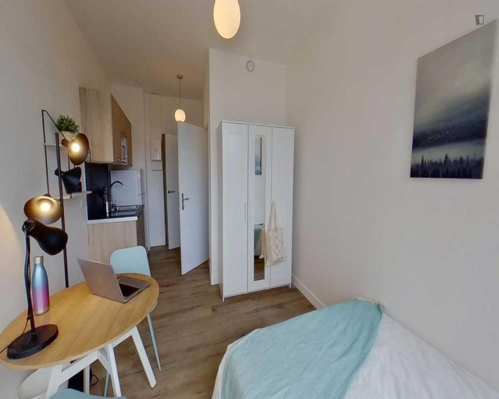 Appealing Studio In Asnières-Sur-Seine - 1
