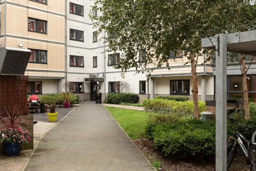 Albert Court