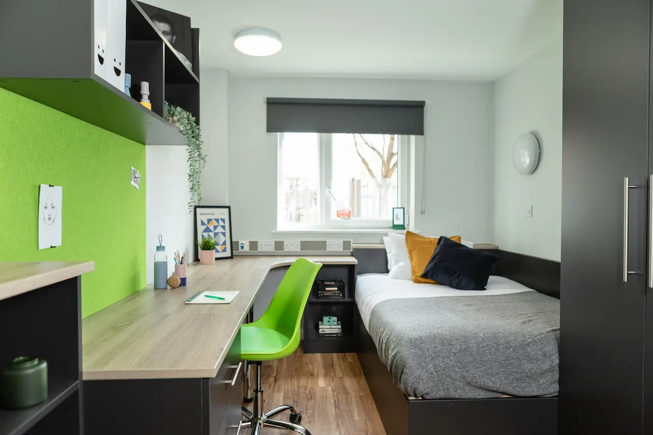 En Suite – Gold - 1
