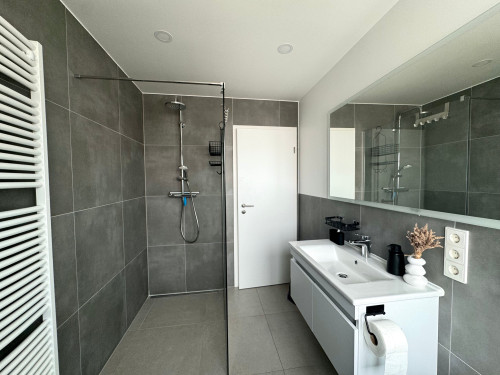 Modern eingerichtete 3,5-Zimmer-Wohnung mit Terrasse in ruhiger Lage von Leonberg - Gallery - 6