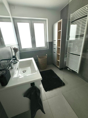 Modern eingerichtete 3,5-Zimmer-Wohnung mit Terrasse in ruhiger Lage von Leonberg - Gallery - 5