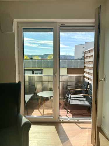 Modern eingerichtete 3,5-Zimmer-Wohnung mit Terrasse in ruhiger Lage von Leonberg