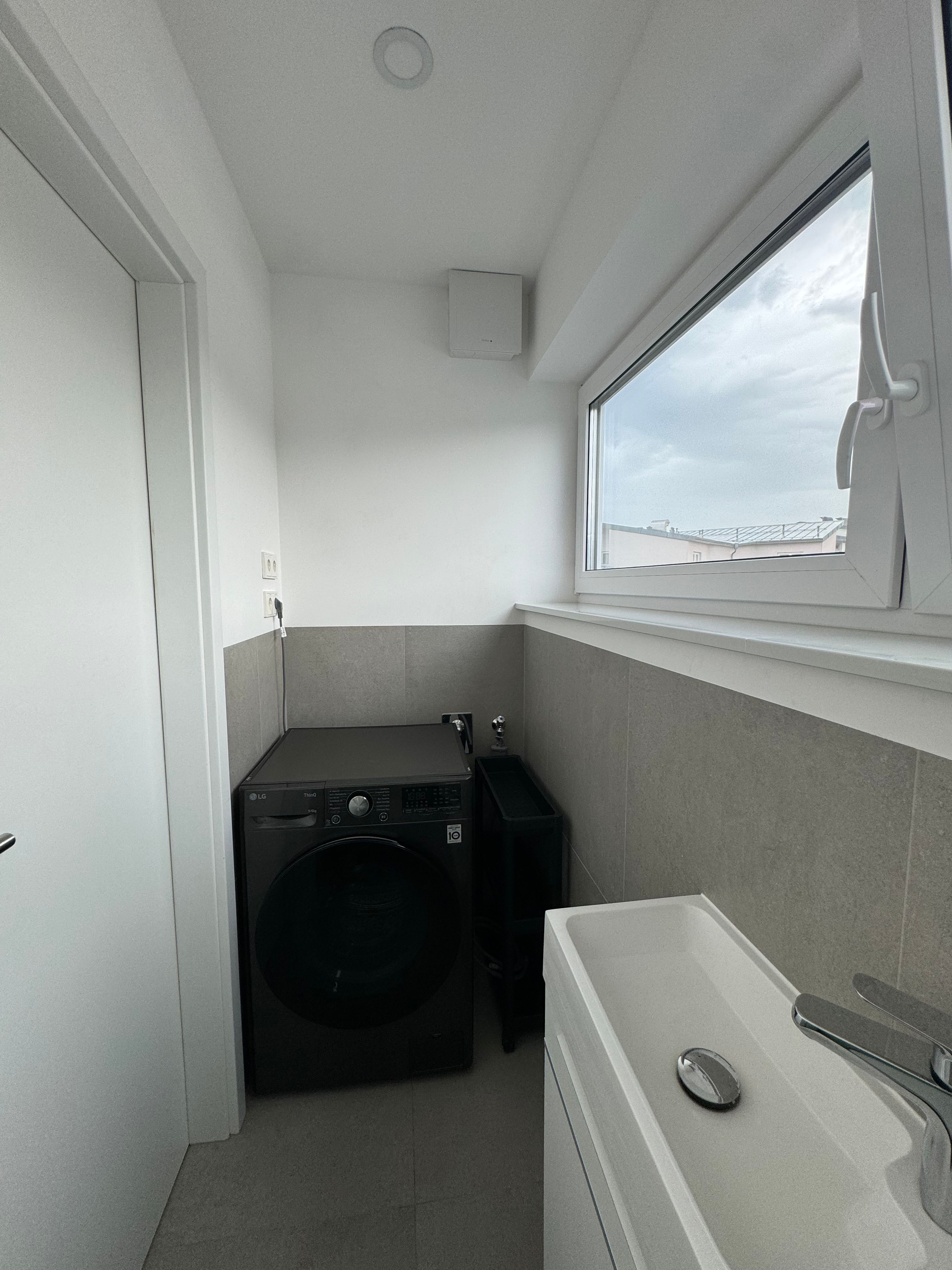 Modern Eingerichtete 3,5-Zimmer-Wohnung Mit Terrasse In Ruhiger Lage Von Leonberg - 2