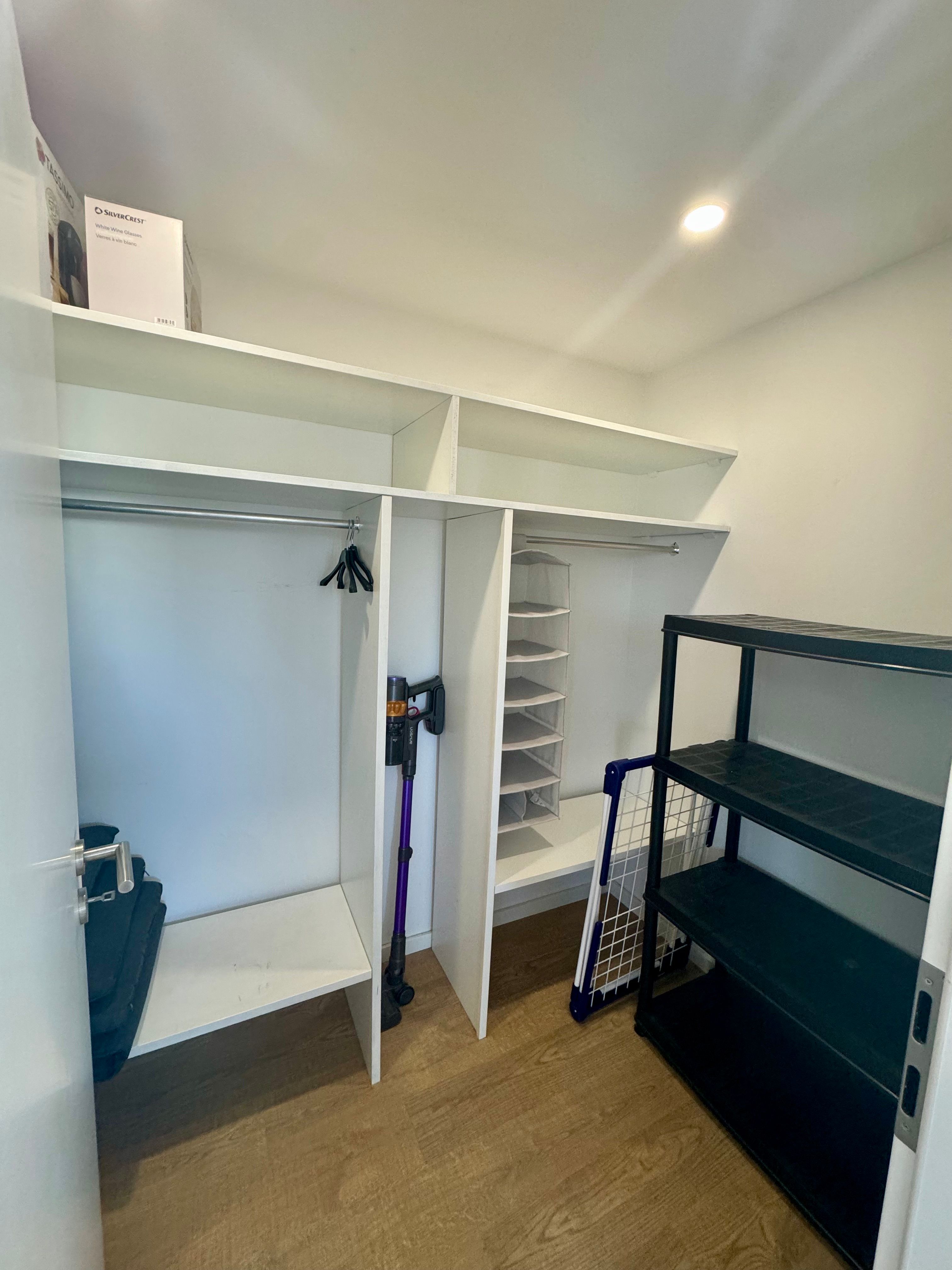 Modern Eingerichtete 3,5-Zimmer-Wohnung Mit Terrasse In Ruhiger Lage Von Leonberg - 1