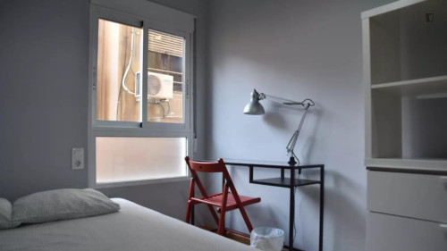 Comfortable single bedroom in shared flat in Sant Francesc