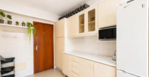 Room 4: Room & Workspace @ Coliving Hub Funchal - Gallery - 14